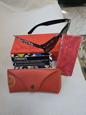 Ray-Ban Wayfarer Black Cat-Eye Sunglasses with Disney Temples